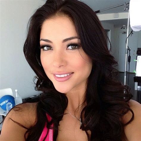 Arianny Celeste UFC Mama (@ariannyceleste) .